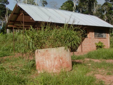 Moale Outhouse 2.jpg